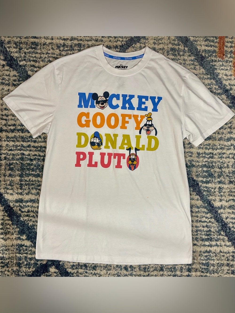 Disney Mickey & Friends Graphic Tee Mickey Goofy Donald Pluto White T Size M